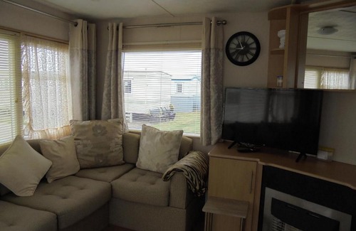 Chapel Saint Leonards Apartment | 6 Berth on Golden Anchor (Cascade)