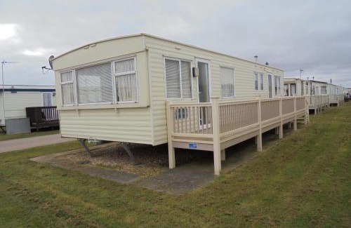 Chapel Saint Leonards Apartment | 6 Berth on Golden Anchor (Cascade)