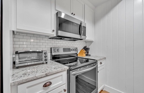 Cliffs of Seagrove House | 6 Bikes! 5-Min Walk to Beach! 2 Pools! Tennis Courts! Family Friendly!