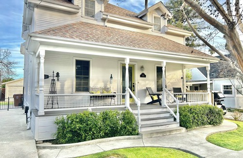 Napa House | 6 Blocks Downtown Napa! Wine Makers Estate,Non-Hosted.Private Hot Tub & Fire-Pit