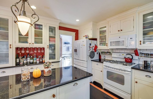 San Jose House | 6 Blocks to SJSU: Cozy Bungalow w/Deck & Koi Pond
