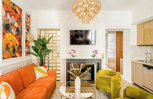 Chaussee-d'Antin Apartment | 6 BR APT in Opéra district and close to Louvre and Champs-Elysées