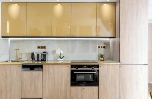 Chaussee-d'Antin Apartment | 6 BR APT in Opéra district and close to Louvre and Champs-Elysées