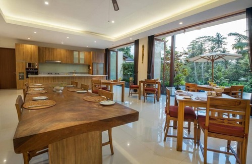 Melayang Villa | 6 BR - Private Pool, River & Paddies View