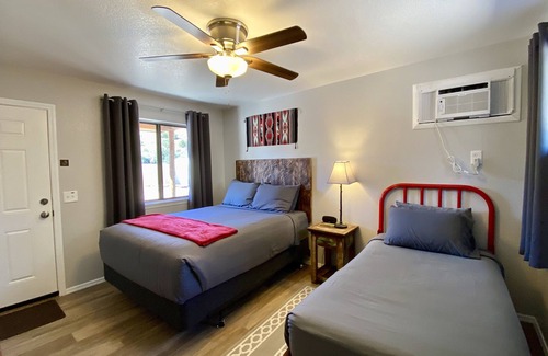 Glenwood House | #6 Casita Geronimo at the Catwalk, 1 BdRm Casita Kitchentte