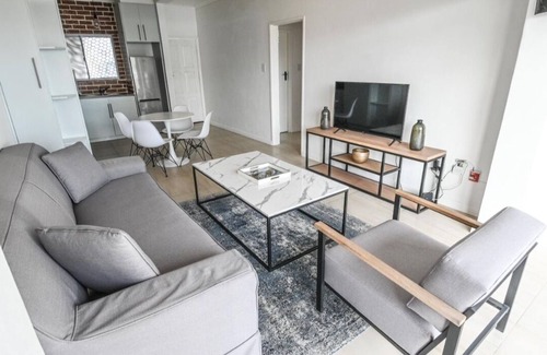 Eikenbosch House | 6 Culemborg Court, 5 Culemborg Street, Strand