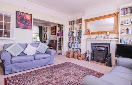 Folkestone House | 6 Gloster Terrace