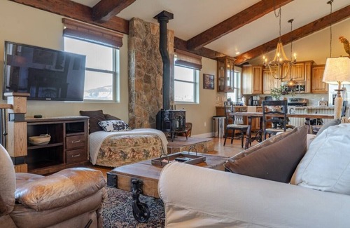 Cedar City Apartment | 6 Guests,2BR/1BA Loft w/Unmatched Panoramic Views.