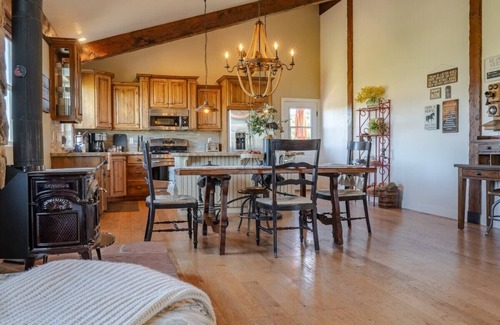 Cedar City Apartment | 6 Guests,2BR/1BA Loft w/Unmatched Panoramic Views.