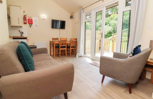 Combe Martin Cottage | 6 MANLEIGH PARK, pet friendly, with a garden in Combe Martin