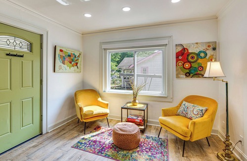 Kansas City House | 6 Mi to Arrowhead Stadium: Charming Home w/Porch!