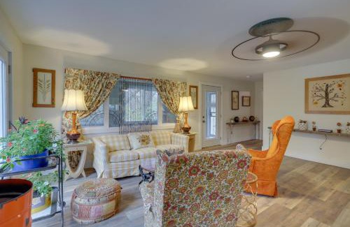 Coloma House | 6 Mi to Lake Michigan Coloma Farmhouse