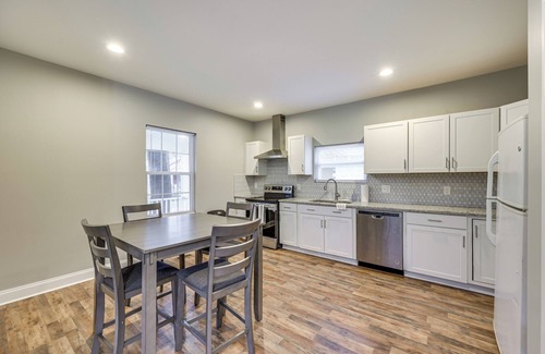 Wilson House | 6 Mi to Lake Wilson: Group-Friendly Getaway!