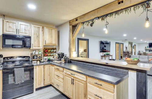 Dover House | 6 Mi to Main Street: Dog-Friendly Home in Dover!