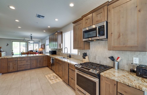 Pinnacle Reserve One House | 6 Mi to Pinnacle Peak Park: Home w/BBQ & Yard