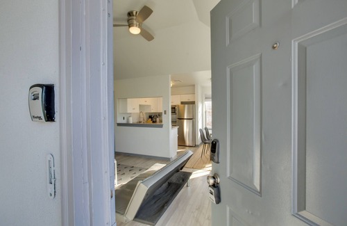 Lake Shore - Lake Vista Apartment | 6 Mi to Smoothie King Center: Apt in New Orleans