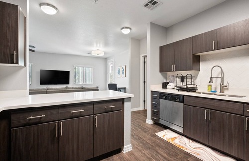 Deer Valley Apartment | 6 Miles From Banner thunderbird w/Pool and Gym