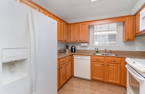 Gulf Breeze House | 6 miles from Navarre Bridge, Quiet Community w/Pier Access
