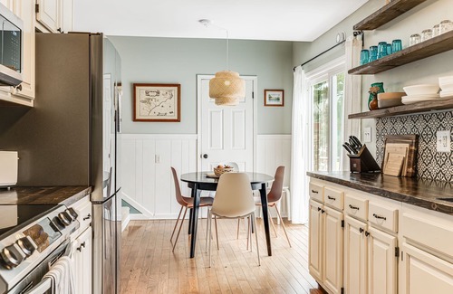 Fletcher House | 6 miles to Asheville with pet-friendly fenced yard, fire pit, EV charger