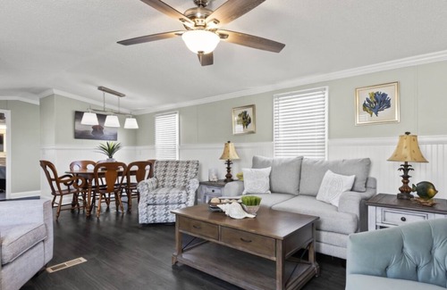 Holly Ridge House | 6 miles to Surf City Beach! Everything you need quiet work, military, vac stay