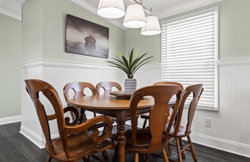 Holly Ridge House | 6 miles to Surf City Beach! Everything you need quiet work, military, vac stay