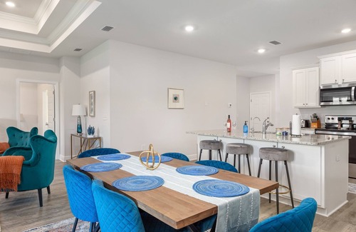 Port St. Joe House | 6 Min Walk to Beach – Pool ,Golf Cart, bikes & BBQ