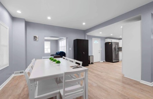 Westerville House | 6 mins to Hoover Enclosed Porch 5Tv's Roku King