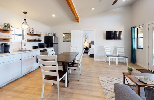 Fredericksburg Cottage | 6 newly built River's Edge Cottages on the Pedernales River - 3 private hot tubs