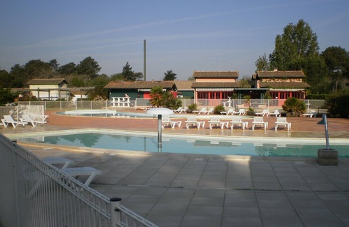Ares House | 6 PEOPLE IN A PEDESTRIAN RESIDENCE and SWIMMING POOLS