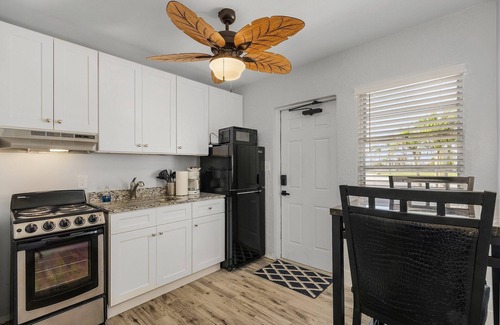 Matlacha Isles-Matlacha Shores Condo | 6 Person 1-Bedroom Condo with Waterview Patio Angel's Den - 6 Person 1-Bedroom Condo with Waterview Patio Angel