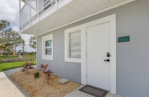 Matlacha Isles-Matlacha Shores Condo | 6 Person 1-Bedroom Condo with Waterview Patio Angel's Den - 6 Person 1-Bedroom Condo with Waterview Patio Angel