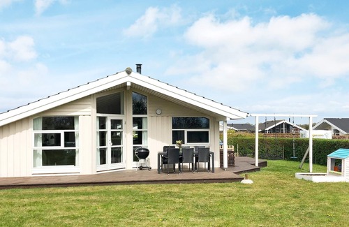 Flovt Strand House | 6 person holiday home in Haderslev
