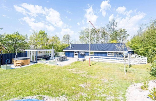 Henne House | 6 person holiday home in Henne