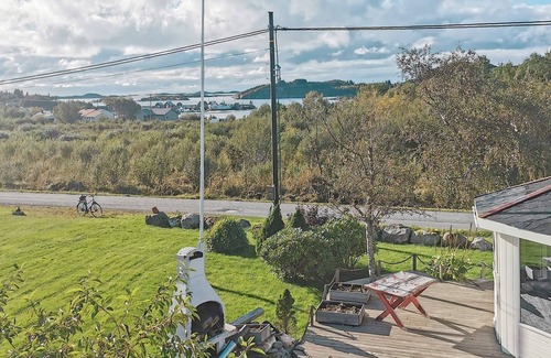 Meloy House | 6 person holiday home in Meløy