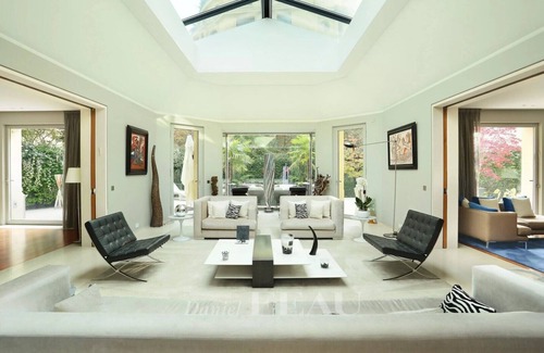 Faubourg Saint-Germain Apartment | 6 Pl. Joffre luxery self check in