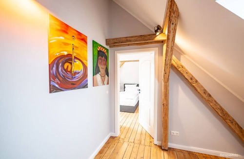 Brunsbuttel Apartment | 6 rooms 5 bedrooms 2 bathrooms- close to the city center top renovated