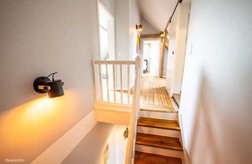 Brunsbuttel Apartment | 6 rooms 5 bedrooms 2 bathrooms- close to the city center top renovated