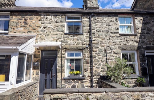 Dolgellau Cottage | 6 SMITHFIELD LANE, pet friendly, country holiday cottage in Dolgellau