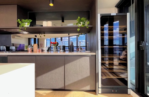 South Yarra Apartment | * 6 STAR PANORAMIC LUXURY *
