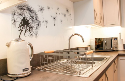 Shrewsbury Cottage | 6 THE ENGINE SHED, family friendly, with a garden in Shrewsbury