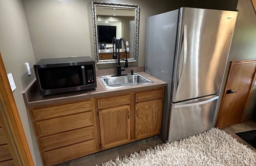 South Bend House | 60% Discount ! Waterfront 2 Bedrm Suite w/3 HD Smart TVs 86" w/2 Xboxes