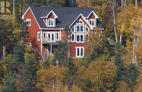 Humber Valley Ski Chalet | 60 Lakeview - Humber Valley Resort
