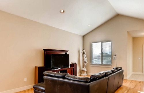 Pleasant View House | 60 Minutes to Ski Country, 15 Minutes to Downtown Denver