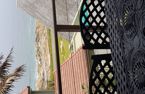 Ramsgate South House | 60 Steps To The Beach