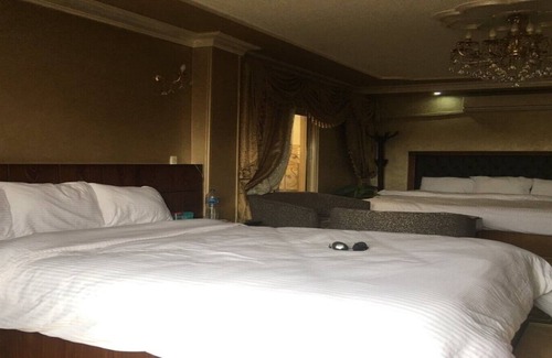 Abdin House | 6000 square foot home Stay at the pyramids!! Sleeps13