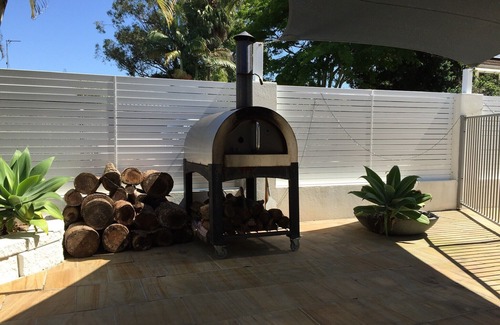 Maroochydore House | 600m walk to Beach, Family Entertainer+ Aircon + Pool + Pizza oven