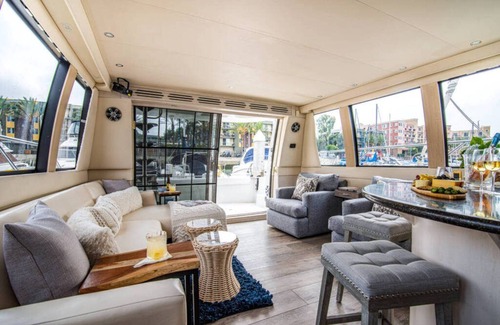 Marina del Rey Boat Rental | 60ft Carver Yacht in Marina del Rey
