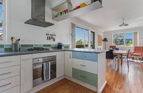 Dalmeny House | 60s beach house Dalmeny - Best Pet Friendly accommodation