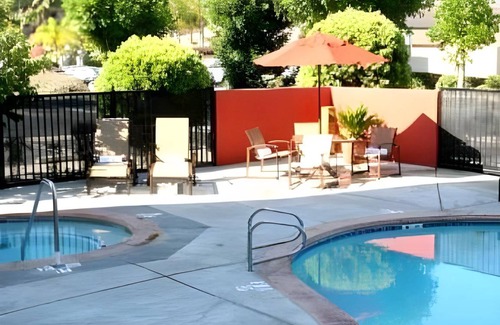Buena Park Hotel | 61 m² Hotel ∙ 127 guests