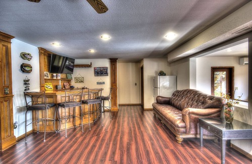 Camdenton House | 6100 sf, Beds for 32, Hot Tub, Theatre, Game Rm , Entertainers Dock, 310' Shore